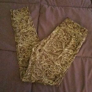Lularoe leggings.